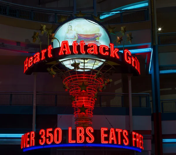 Coração Ataque Grill sinal e logotipo — Fotografia de Stock