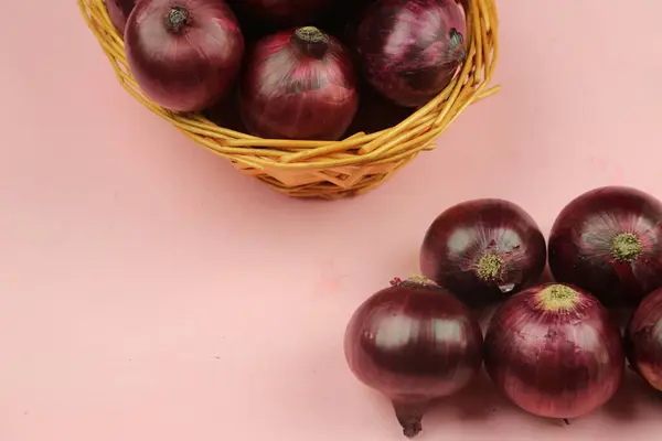 Bawang merah manis di latar belakang — Stok Foto