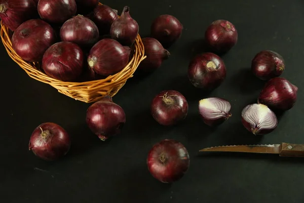 Sweet red onions on background — Stock Photo, Image