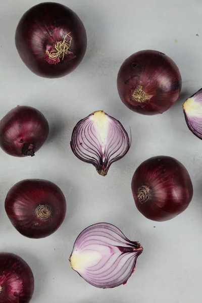 Cebollas rojas dulces en el fondo — Foto de Stock