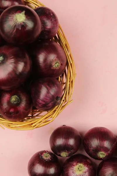 Bawang merah manis di latar belakang — Stok Foto