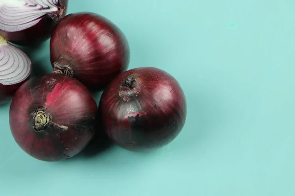 Cebollas rojas dulces en el fondo — Foto de Stock