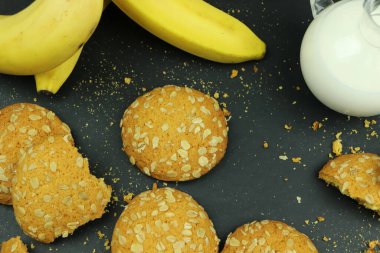  Kırıntılı zencefilli bisküvi