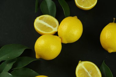 Yapraklı limon grubu, arka planda izole