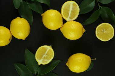 Yapraklı limon grubu, arka planda izole