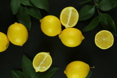 Yapraklı limon grubu, arka planda izole