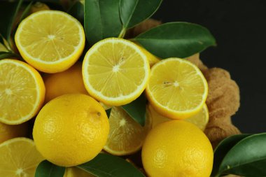 Yapraklı limon grubu, arka planda izole