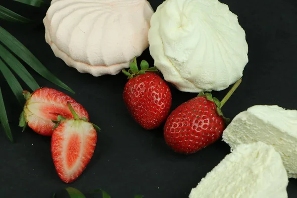 Sağlıklı çilek. Uzayı kopyala Yüksek çözünürlüklü ürün.