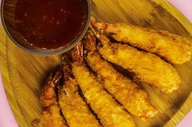 Çeşitli suşi çeşitleri, yakın çekim görüntüsü.