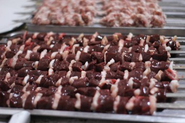 Kebap - ızgara et şiş, sebzeli şiş kebap.