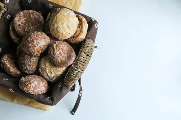 Bonbons au pain d'épice, gâteaux aérés sur le fond Image En Vente