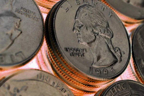 Feld Amerikanischer Münzen Cent Vierteln Großaufnahme Düstere Illustration Über Dollar — Stockfoto