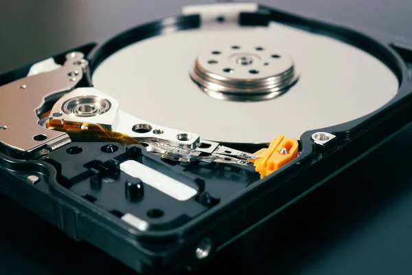 Dissemble Open Hard Disk Drive Hdd Dari Komputer Atau Laptop — Stok Foto