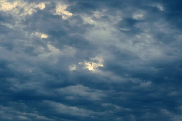 Nuvole Pesanti Grigio Scuro Nel Cielo Prima Temporale Drammatico Sfondo — Foto Stock