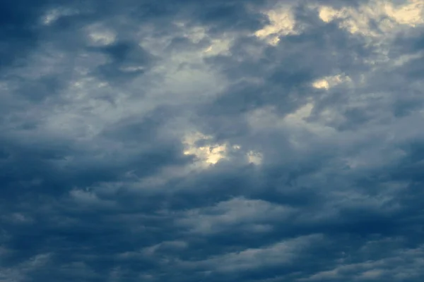Dunkle Wolken Himmel Dramatische Beeindruckende Graue Hintergrund Oder Tapete Natürliche — Stockfoto