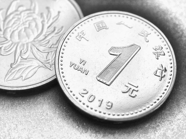 Монеты Китайском Юанях Крупным Планом Черно Белая Драматическая Иллюстрация Экономики — стоковое фото