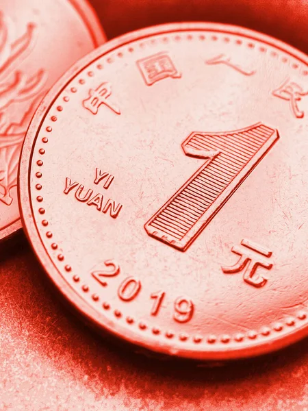 One Chinese Yuan Coin Close Light Red Tinted Vertical Illustration — ストック写真