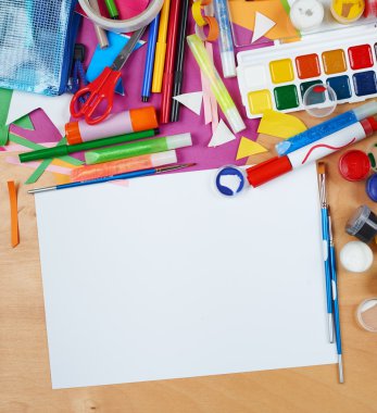Sanat çalışma alanı yaratıcı aksesuarları, sanat resim ve çizim araçları ile