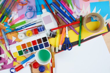 Sanat çalışma alanı yaratıcı aksesuarları, sanat resim ve çizim araçları ile