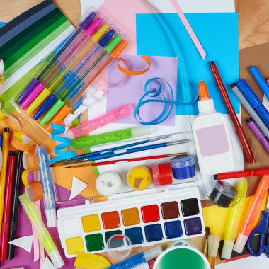 Sanat çalışma alanı yaratıcı aksesuarları, sanat resim ve çizim araçları ile