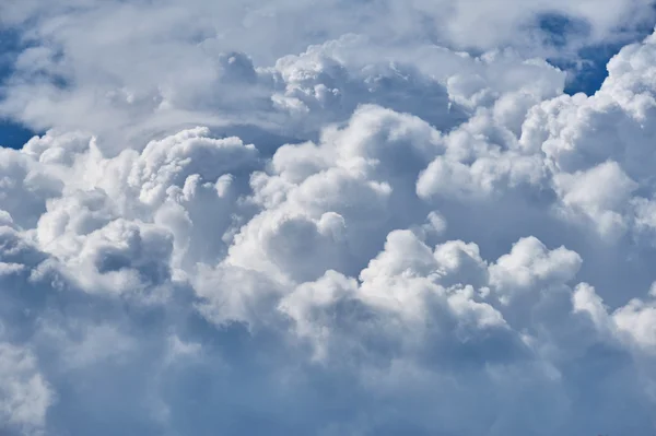 Cielo tempestoso scuro con sfondo nuvoloso — Foto Stock