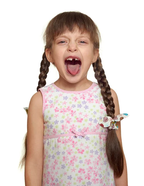 Förlorad tand flicka barn porträtt har kul, studio shoot isolerad på vit bakgrund — Stockfoto