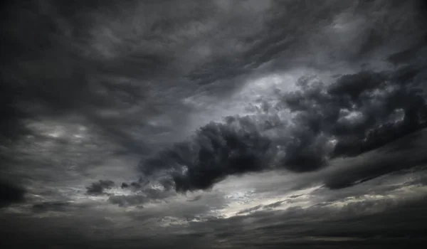 Vacker Mörk Dramatisk Himmel Med Stormiga Moln — Stockfoto