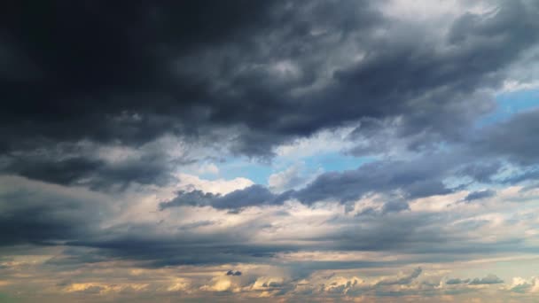 Schöner Dunkler Dramatischer Himmel Mit Stürmischen Wolken Zeitraffer — Stockvideo