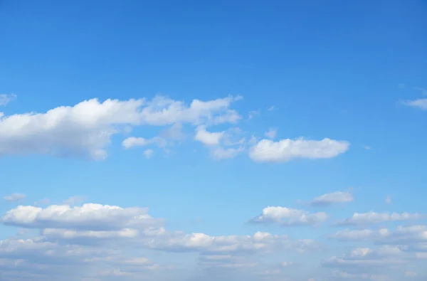 Lucht Wolken Als Achtergrond Gedurende Dag Helder Mooi — Stockfoto
