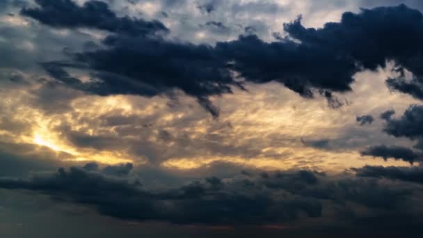 Soare Strălucitor Silueta Întunecată Norilor Fundal — Videoclip de stoc