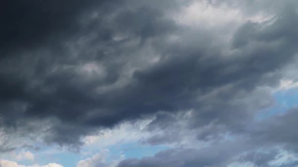 Schöner Dunkler Dramatischer Himmel Mit Stürmischen Wolken Zeitraffer — Stockvideo