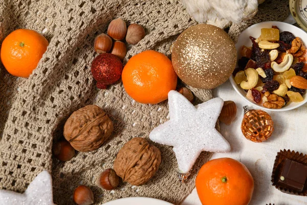 Fondo Alimentos Dulces Para Navidad Decoración Navideña Caramelos Chocolate Mandarinas — Foto de Stock