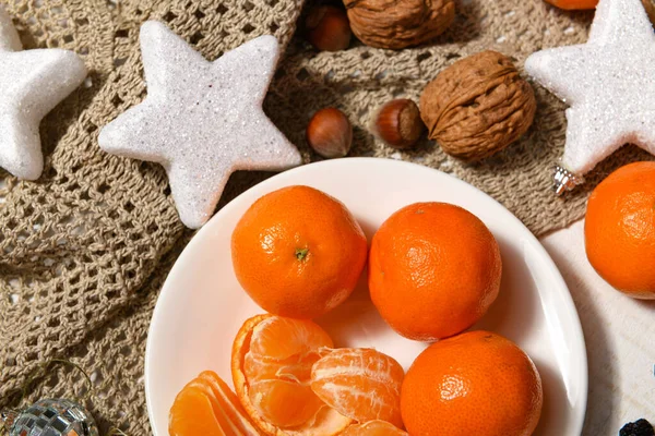 Fondo Alimentos Dulces Para Navidad Decoración Navideña Mandarinas Frutos Secos — Foto de Stock