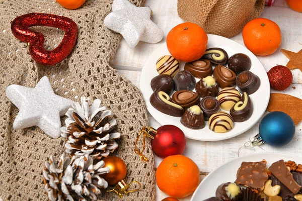 Süßspeisen Draufsicht Hintergrund Für Frohe Weihnachten Oder Neujahr Feiertagsdekoration Schokoladenbonbons — Stockfoto