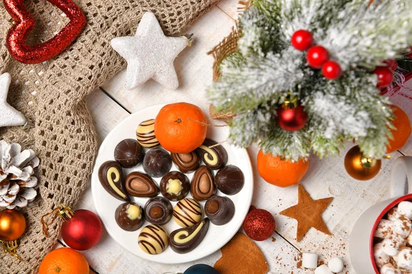 Süßspeisen Von Oben Hintergrund Für Fröhliche Weihnachts Oder Neujahrsdekoration Schokoladenbonbons — Stockfoto