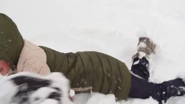 Teen Girl Boy Playing Snow Winter Outdoor — Stock Video