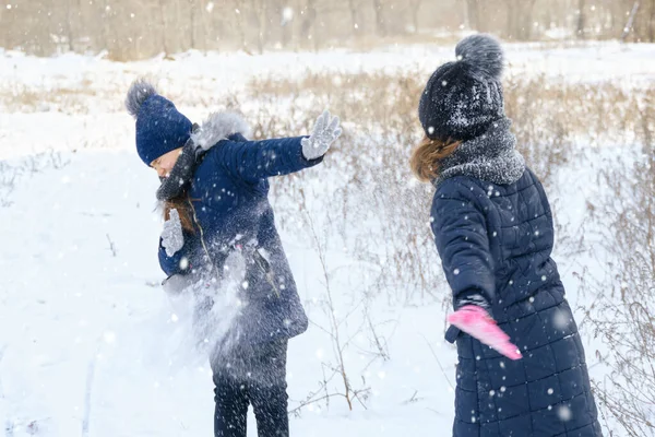 Les Enfants Jouent Avec Neige Hiver Plein Air Les Filles — Photo