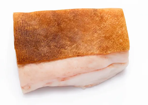 Beyaz arka planda çiğ domuz yağı, domuz yağı