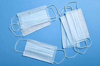 Virüslere, mikroplara, kovid veya koronavirüse ve diğer enfeksiyonlara karşı solunum koruma maskesi