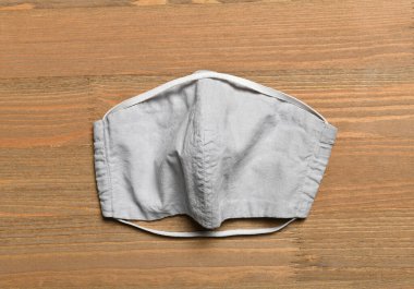 Virüslere, mikroplara, covid veya coronavirüs 'e ve diğer enfeksiyonlara karşı el yapımı koruyucu yüz maskesi.