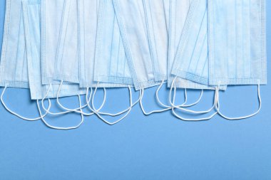 Virüslere, mikroplara, kovid veya koronavirüse ve diğer enfeksiyonlara karşı solunum koruma maskesi