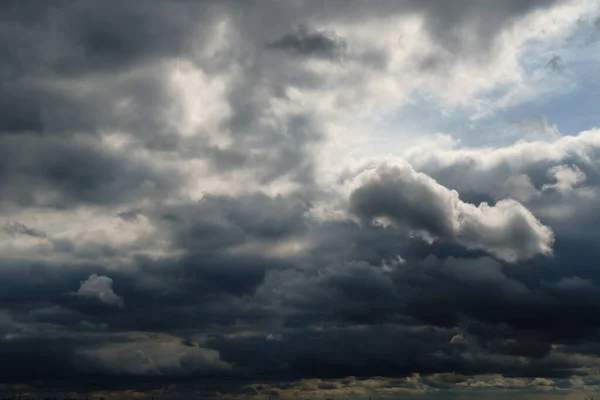 Langit Gelap Yang Indah Dramatis Dengan Awan Badai Sebelum Hujan — Stok Foto