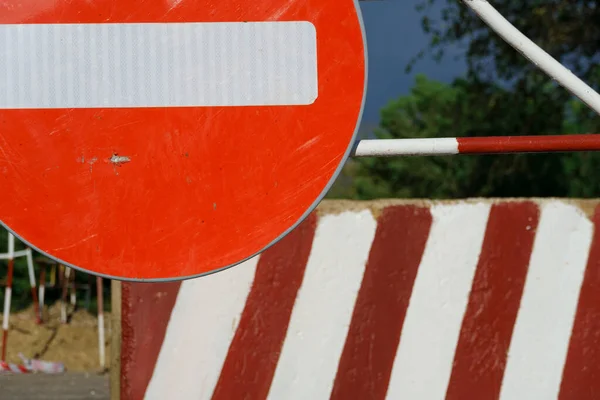 Señal Tráfico Tráfico Está Prohibido Carretera Está Cerrada Por Mantenimiento — Foto de Stock