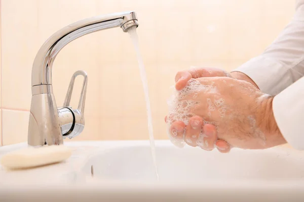 Handwas Met Zeep Gel Onder Stromend Water Wastafel Reinheid Hygiëne — Stockfoto