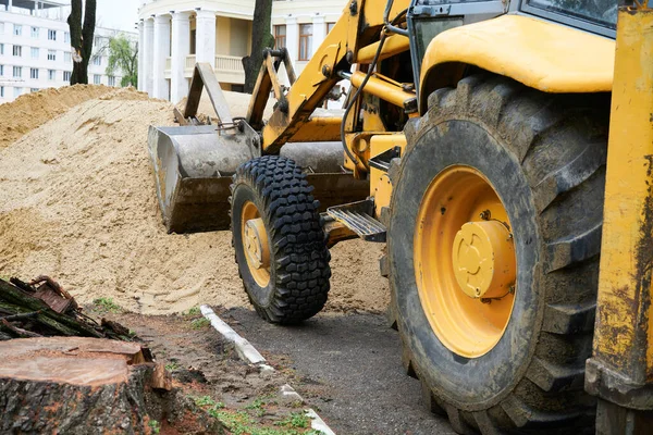 Trator Bulldozer Obras Com Uma Pilha Areia Para Construção — Fotografia de Stock