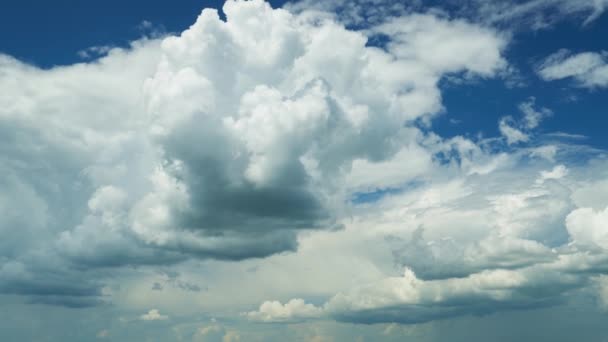 Cielo Brillante Timelapse Hermosas Nubes Como Fondo — Vídeos de Stock