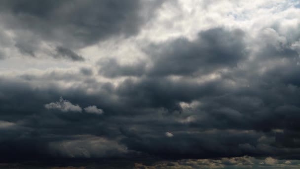 Schöner Dunkel Dramatischer Himmel Mit Stürmischen Wolken Zeitraffer Vor Dem — Stockvideo