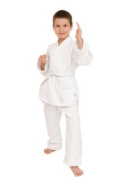 oğlan beyaz kimono poz içinde