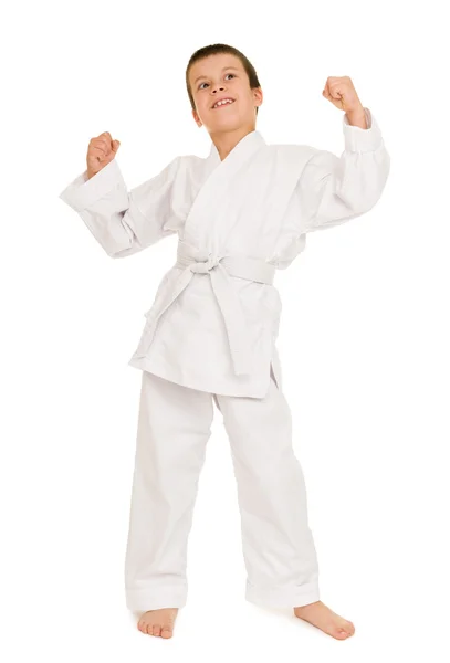 Мальчик в одежде для боевых искусств — стоковое фото