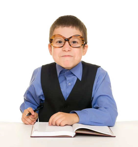 Jongen in een pak met dagboek — Stockfoto